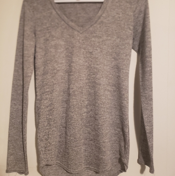 Womens sweater. - Picture 2 of 2